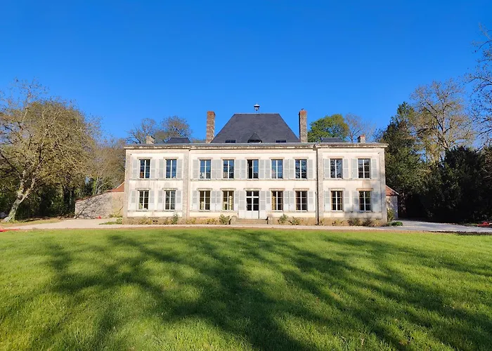 Le Chateau Du Sollier - Charme Et Confort A 5Mn Du Peage