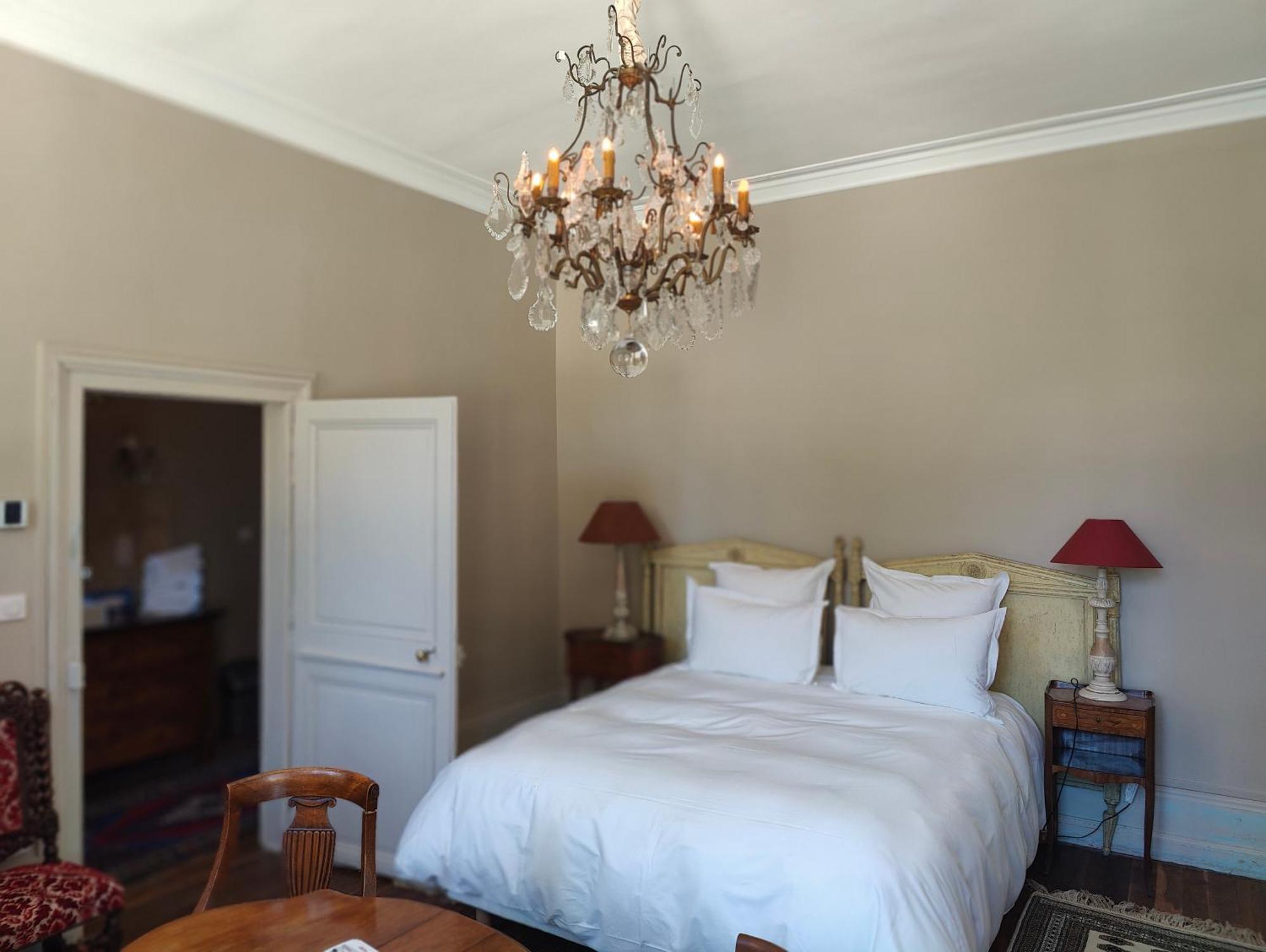 Le Chateau Du Sollier - Charme Et Confort A 5mn Du Peage Appart hôtel Le Subdray