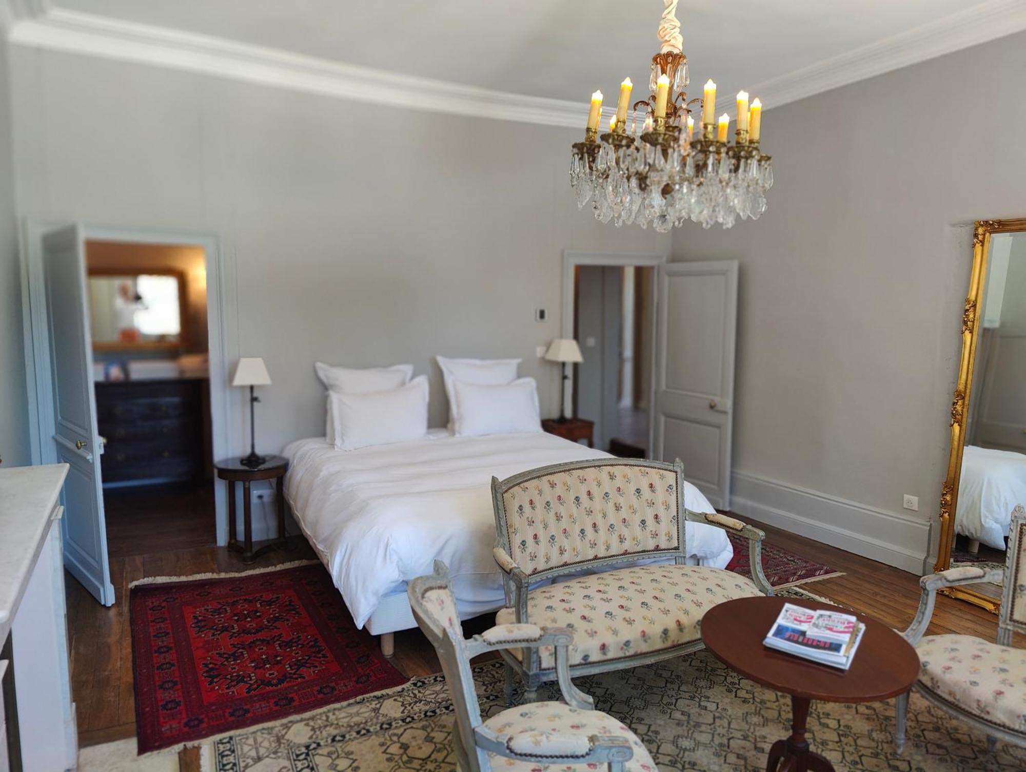 Appart hôtel Le Chateau Du Sollier - Charme Et Confort A 5mn Du Peage Le Subdray