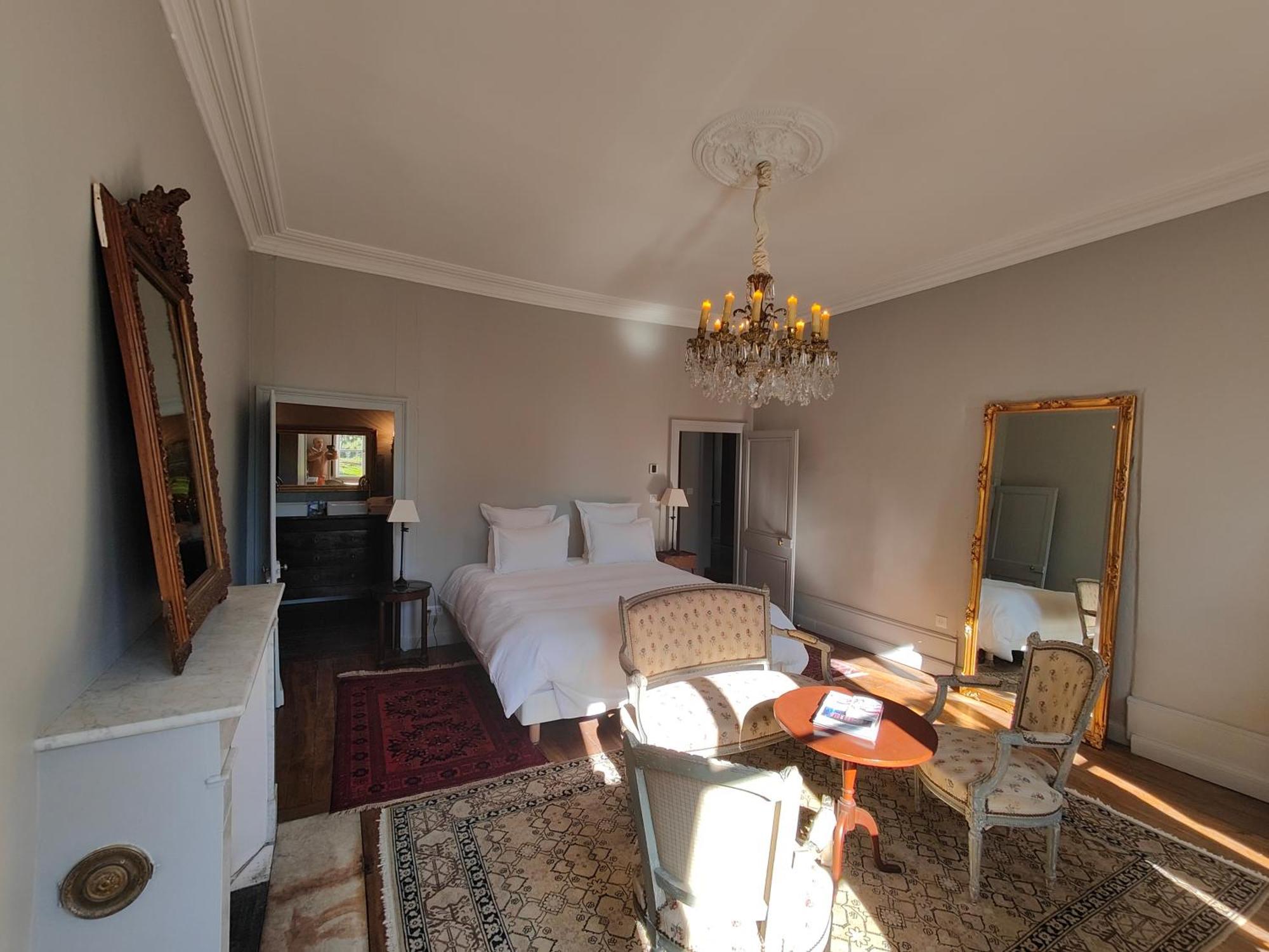Le Chateau Du Sollier - Charme Et Confort A 5mn Du Peage Appart hôtel Le Subdray