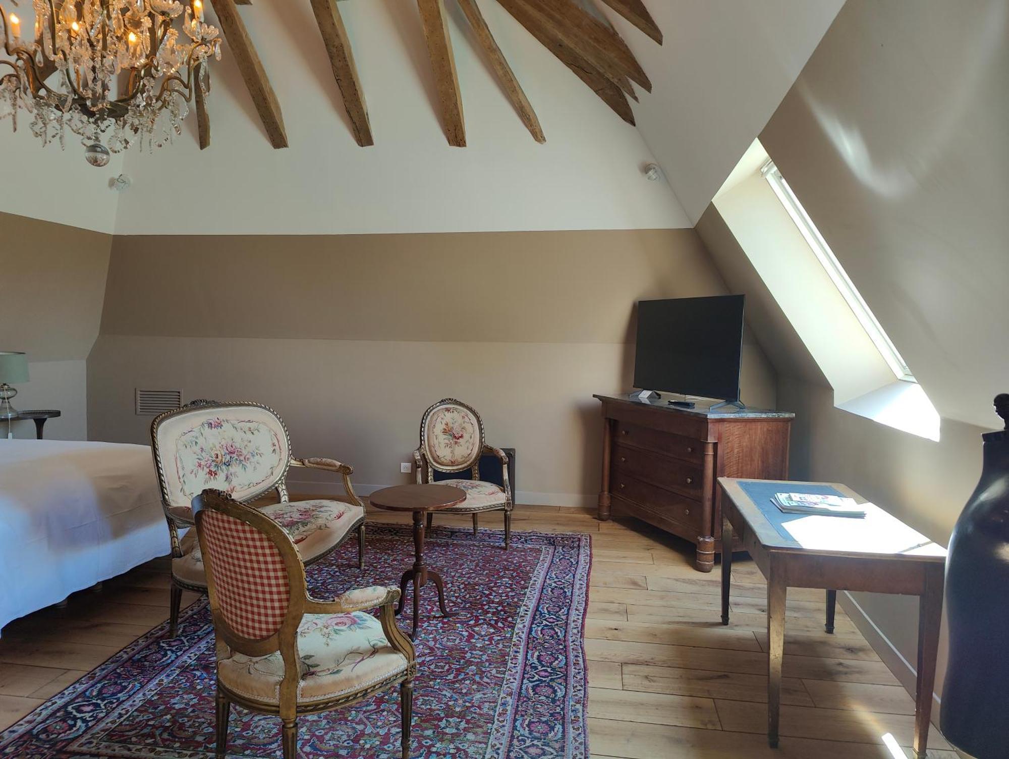 Le Chateau Du Sollier - Charme Et Confort A 5mn Du Peage