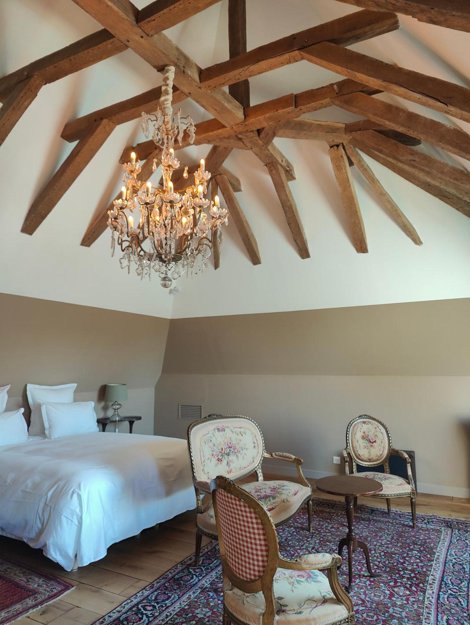 Le Chateau Du Sollier - Charme Et Confort A 5mn Du Peage Appart hôtel