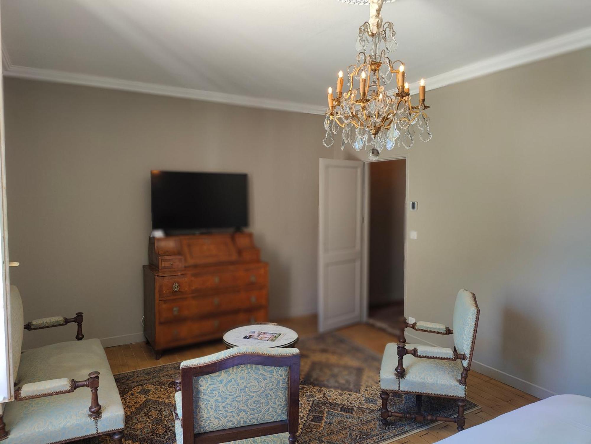 Le Chateau Du Sollier - Charme Et Confort A 5mn Du Peage Le Subdray