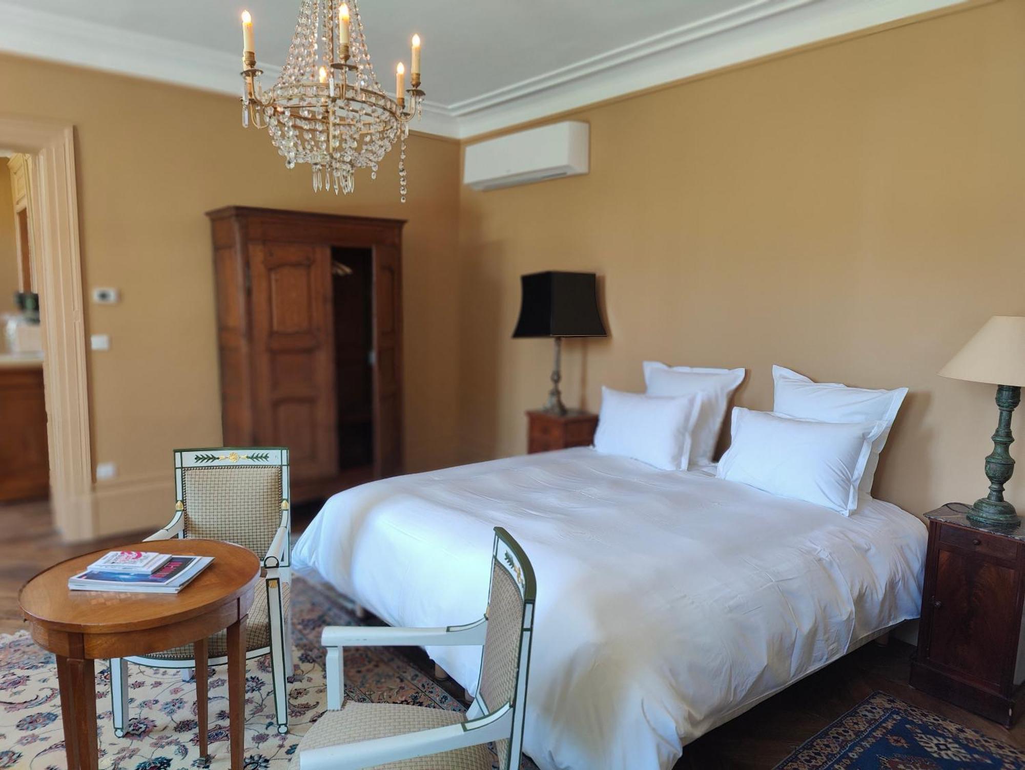 Appart hôtel Le Chateau Du Sollier - Charme Et Confort A 5mn Du Peage Le Subdray