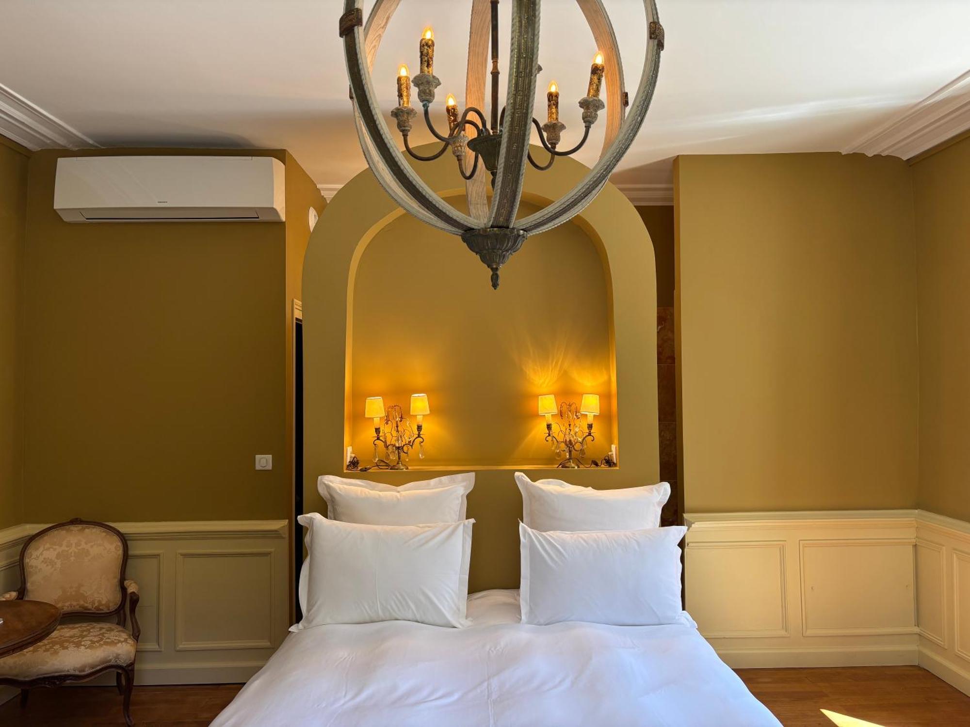 Le Chateau Du Sollier - Charme Et Confort A 5mn Du Peage Le Subdray